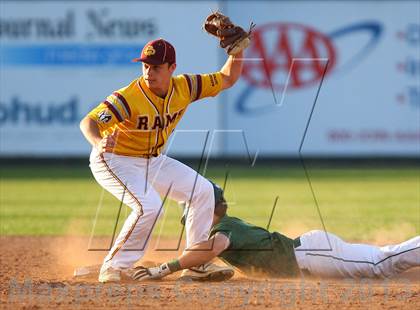Thumbnail 3 in Gloucester Catholic vs. St. Joseph Regional photogallery.