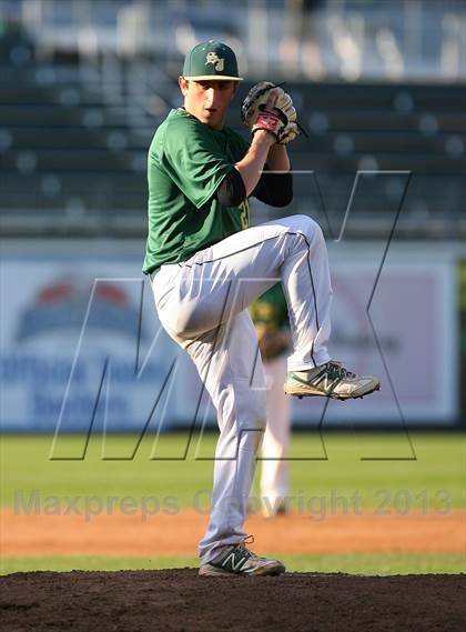 Thumbnail 2 in Gloucester Catholic vs. St. Joseph Regional photogallery.
