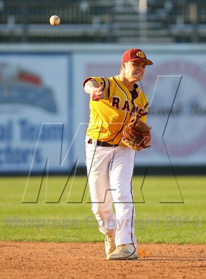 Thumbnail 2 in Gloucester Catholic vs. St. Joseph Regional photogallery.