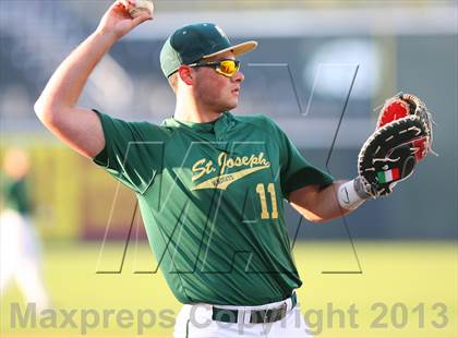 Thumbnail 2 in Gloucester Catholic vs. St. Joseph Regional photogallery.