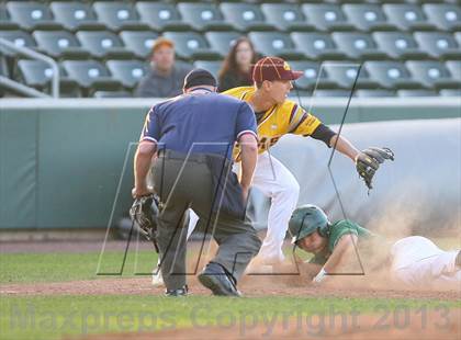 Thumbnail 2 in Gloucester Catholic vs. St. Joseph Regional photogallery.