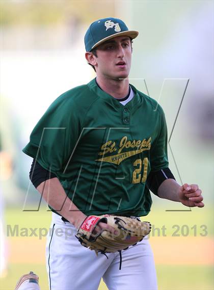 Thumbnail 3 in Gloucester Catholic vs. St. Joseph Regional photogallery.
