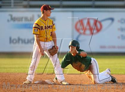 Thumbnail 3 in Gloucester Catholic vs. St. Joseph Regional photogallery.