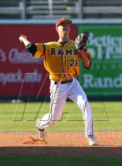 Thumbnail 1 in Gloucester Catholic vs. St. Joseph Regional photogallery.