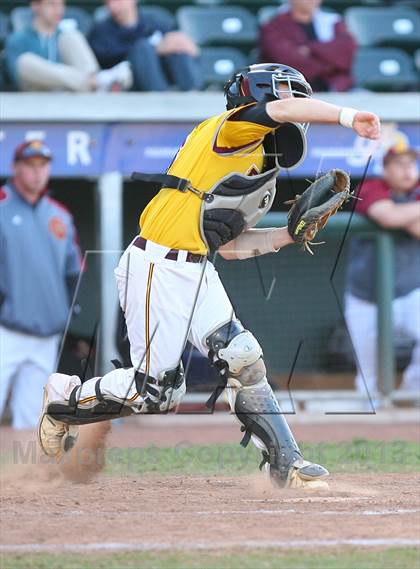 Thumbnail 3 in Gloucester Catholic vs. St. Joseph Regional photogallery.