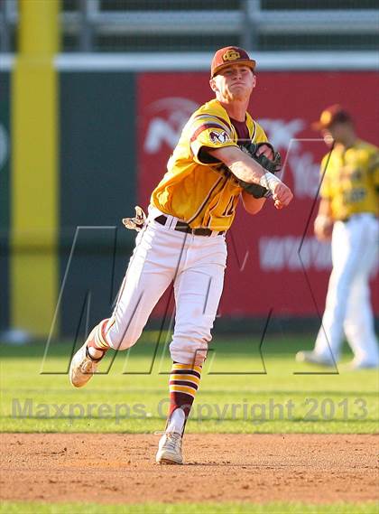 Thumbnail 2 in Gloucester Catholic vs. St. Joseph Regional photogallery.
