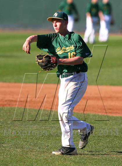 Thumbnail 2 in Gloucester Catholic vs. St. Joseph Regional photogallery.