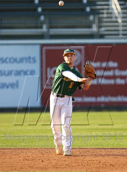 Thumbnail 2 in Gloucester Catholic vs. St. Joseph Regional photogallery.
