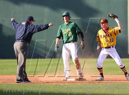 Thumbnail 3 in Gloucester Catholic vs. St. Joseph Regional photogallery.