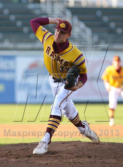 Thumbnail 3 in Gloucester Catholic vs. St. Joseph Regional photogallery.