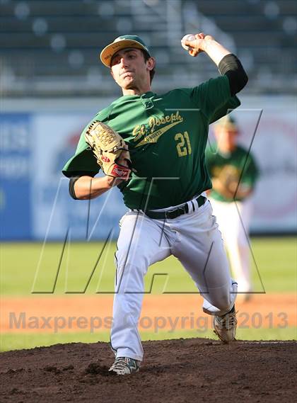 Thumbnail 3 in Gloucester Catholic vs. St. Joseph Regional photogallery.