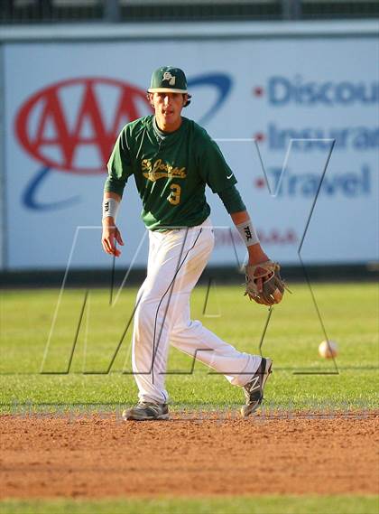 Thumbnail 3 in Gloucester Catholic vs. St. Joseph Regional photogallery.