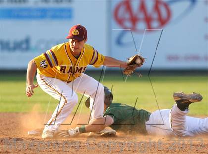 Thumbnail 2 in Gloucester Catholic vs. St. Joseph Regional photogallery.