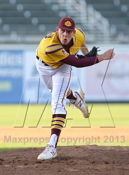 Thumbnail 3 in Gloucester Catholic vs. St. Joseph Regional photogallery.