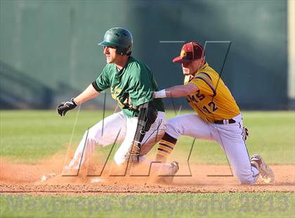 Thumbnail 2 in Gloucester Catholic vs. St. Joseph Regional photogallery.