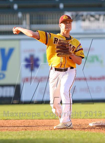 Thumbnail 2 in Gloucester Catholic vs. St. Joseph Regional photogallery.