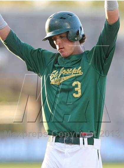 Thumbnail 2 in Gloucester Catholic vs. St. Joseph Regional photogallery.