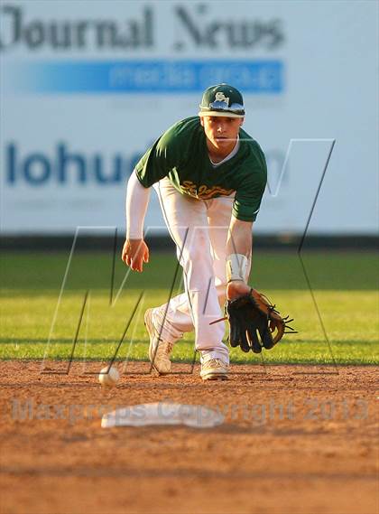 Thumbnail 3 in Gloucester Catholic vs. St. Joseph Regional photogallery.