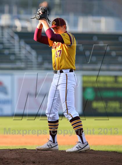 Thumbnail 2 in Gloucester Catholic vs. St. Joseph Regional photogallery.