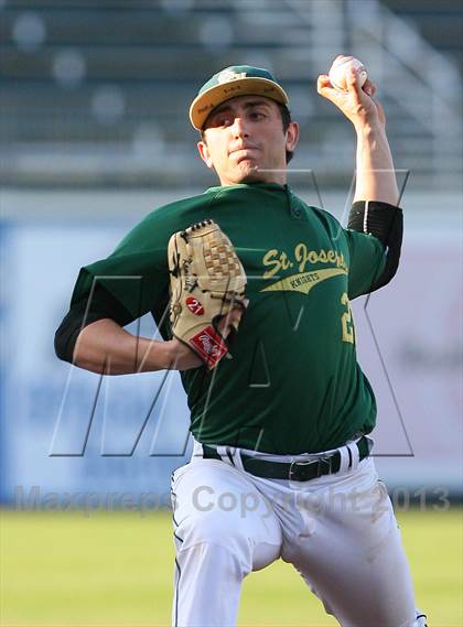 Thumbnail 2 in Gloucester Catholic vs. St. Joseph Regional photogallery.