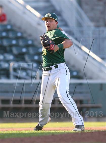Thumbnail 3 in Gloucester Catholic vs. St. Joseph Regional photogallery.