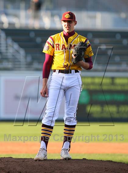 Thumbnail 3 in Gloucester Catholic vs. St. Joseph Regional photogallery.