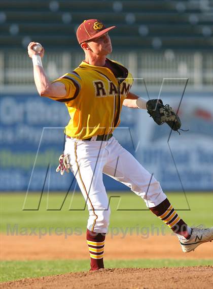 Thumbnail 2 in Gloucester Catholic vs. St. Joseph Regional photogallery.