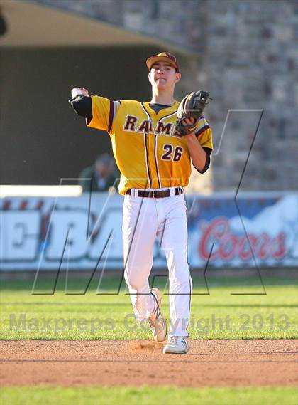 Thumbnail 2 in Gloucester Catholic vs. St. Joseph Regional photogallery.