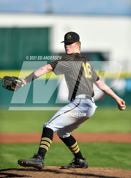 Thumbnail 2 in Galena @ Douglas (5A Northern Region Playoff) photogallery.