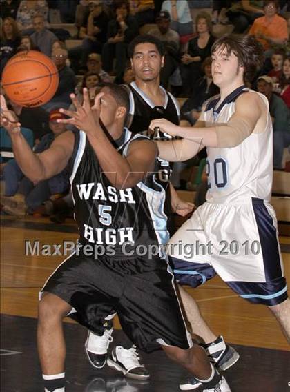 Thumbnail 1 in Washington vs. Brookville (PIAA Class AA First Round) photogallery.