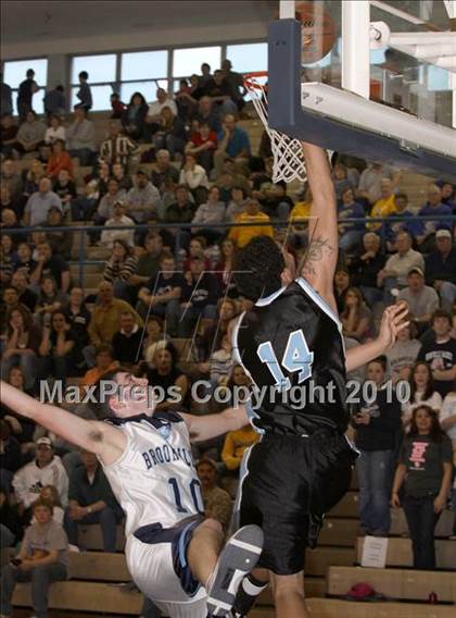 Thumbnail 1 in Washington vs. Brookville (PIAA Class AA First Round) photogallery.