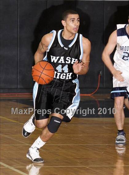 Thumbnail 3 in Washington vs. Brookville (PIAA Class AA First Round) photogallery.