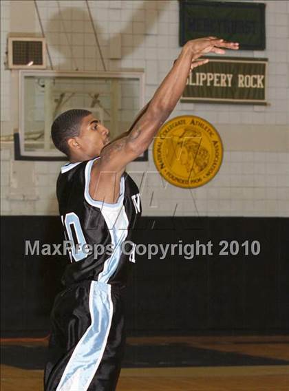 Thumbnail 1 in Washington vs. Brookville (PIAA Class AA First Round) photogallery.