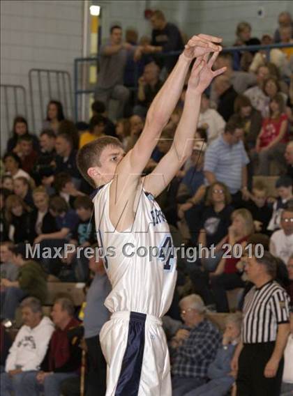Thumbnail 2 in Washington vs. Brookville (PIAA Class AA First Round) photogallery.