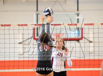 Thumbnail 1 in De La Salle @ McGehee photogallery.