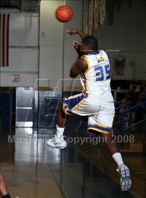Thumbnail 1 in Dominguez @ Gahr photogallery.