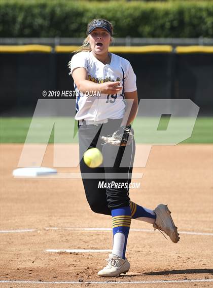 Thumbnail 1 in Nordhoff vs. Santiago (CIF-SS D6 Final) photogallery.