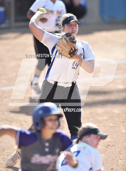 Thumbnail 2 in Nordhoff vs. Santiago (CIF-SS D6 Final) photogallery.