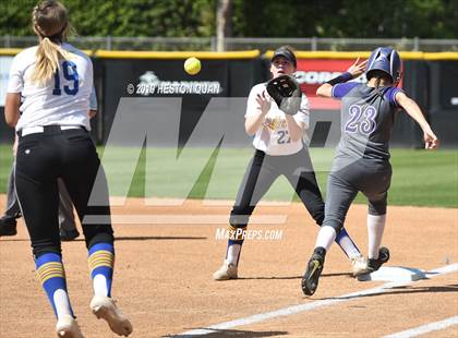 Thumbnail 3 in Nordhoff vs. Santiago (CIF-SS D6 Final) photogallery.