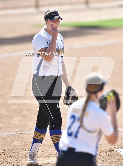 Thumbnail 3 in Nordhoff vs. Santiago (CIF-SS D6 Final) photogallery.