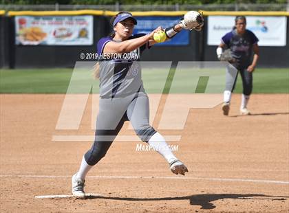 Thumbnail 2 in Nordhoff vs. Santiago (CIF-SS D6 Final) photogallery.