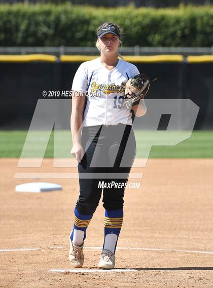 Thumbnail 2 in Nordhoff vs. Santiago (CIF-SS D6 Final) photogallery.