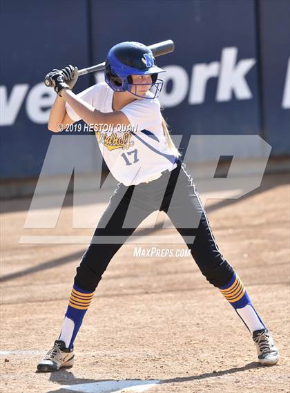 Thumbnail 2 in Nordhoff vs. Santiago (CIF-SS D6 Final) photogallery.