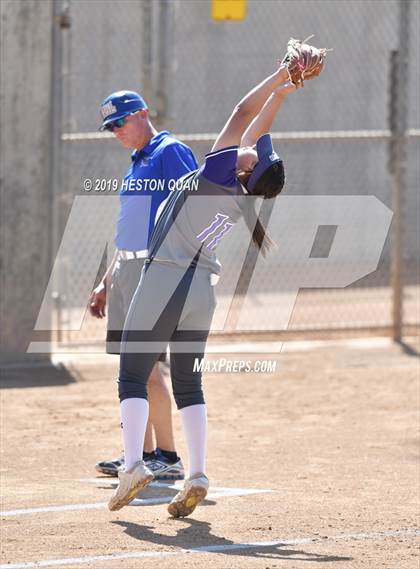 Thumbnail 3 in Nordhoff vs. Santiago (CIF-SS D6 Final) photogallery.