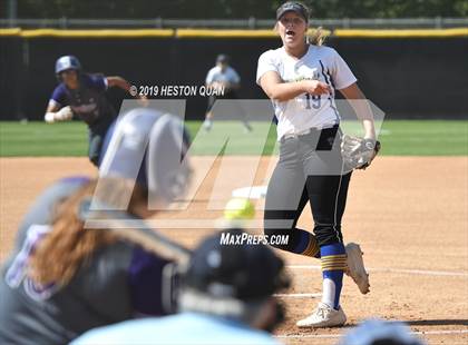 Thumbnail 2 in Nordhoff vs. Santiago (CIF-SS D6 Final) photogallery.