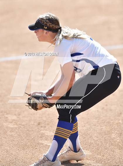Thumbnail 3 in Nordhoff vs. Santiago (CIF-SS D6 Final) photogallery.