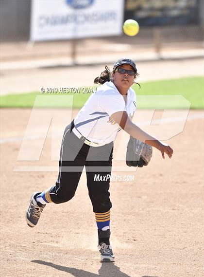 Thumbnail 3 in Nordhoff vs. Santiago (CIF-SS D6 Final) photogallery.