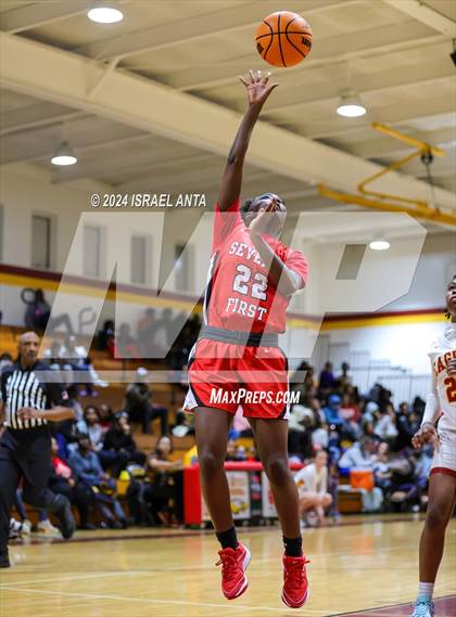 Thumbnail 3 in Seventy-First @ Douglas Byrd photogallery.