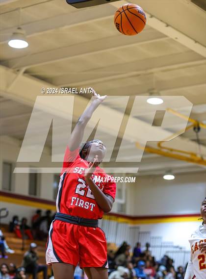 Thumbnail 1 in Seventy-First @ Douglas Byrd photogallery.