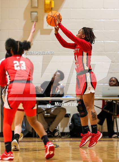 Thumbnail 2 in Seventy-First @ Douglas Byrd photogallery.